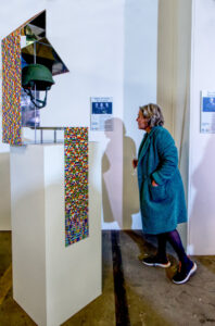 Kunstwerk Home is where the heart is bij de vernissage Vliegbasis Deelen