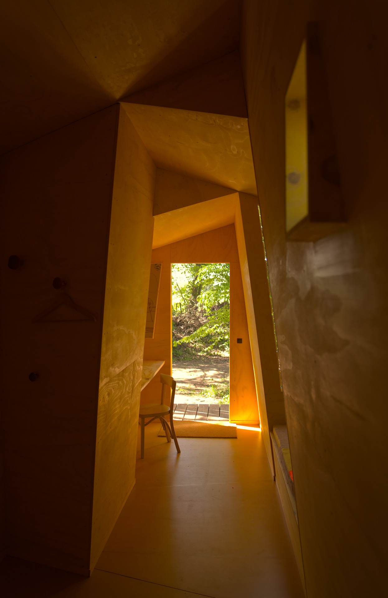 Dwaashoeve Yellow Cabin — een adembenemende locatie-specifieke installatie in Drenthe 3