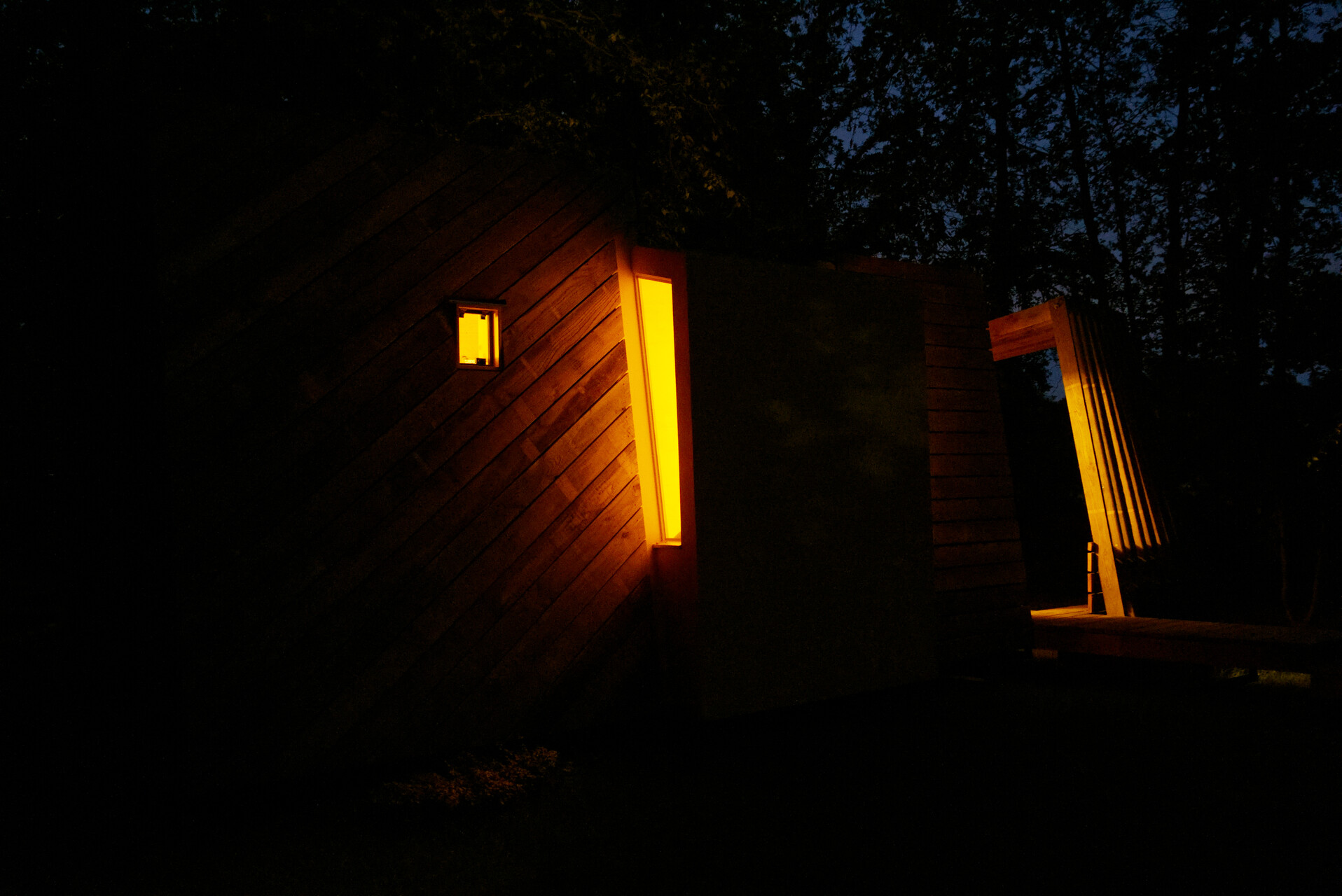 De Yellow Cabin in Norg — een nacht vol geluid, licht en onverwachte ontmoetingen 1